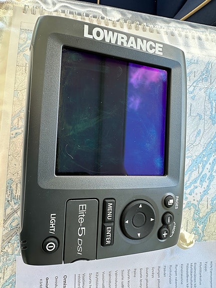 Lowrance Elite-5 DSI kaikuluotain ja  Suomen järvet
