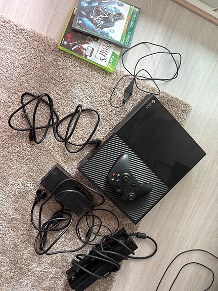 Microsoft Xbox One pelikonsoli