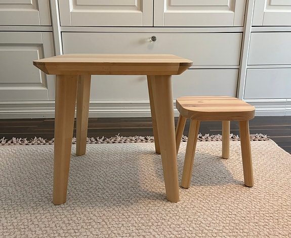 IKEA pöytä & jakkara