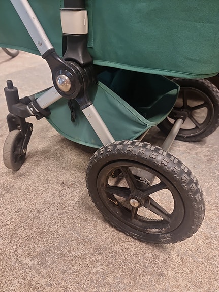 Bugaboo rattaat, paljon lisävarusteluja.