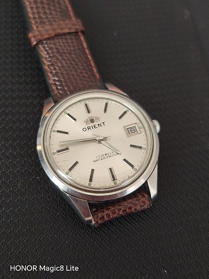 Myydään tyylikäs vintage Orient -rannekello (Ref. G918524A).