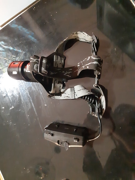 Tehokas LED-otsalamppu akkupaketilla (usb-lataus)