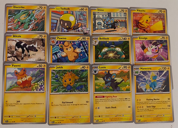 Sähköpokemon kortteja