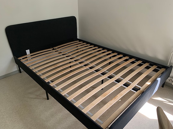 IKEA SLATTUM bed frame 140*200