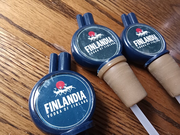Finlandia Vodka kaatopäät / pullonkaatimet