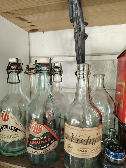 vanhoja pulloja