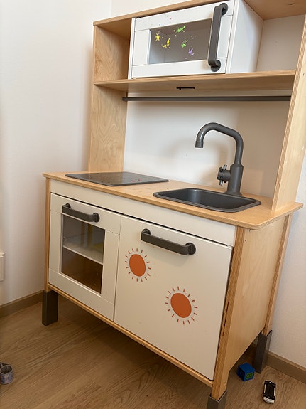 IKEA Duktig-leikkikeittiö & puiset tarvikkeet