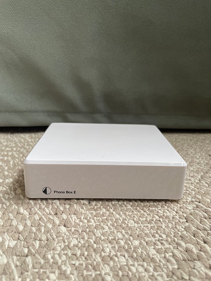 Pro-Ject Phono Box E -esivahvistin