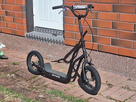 Stiga Air Scooter potkulauta musta