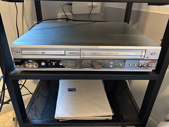 LG DVC5935 DVD/VHS-soitin
