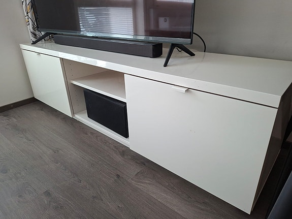Ikea TV taso valkoinen siisti