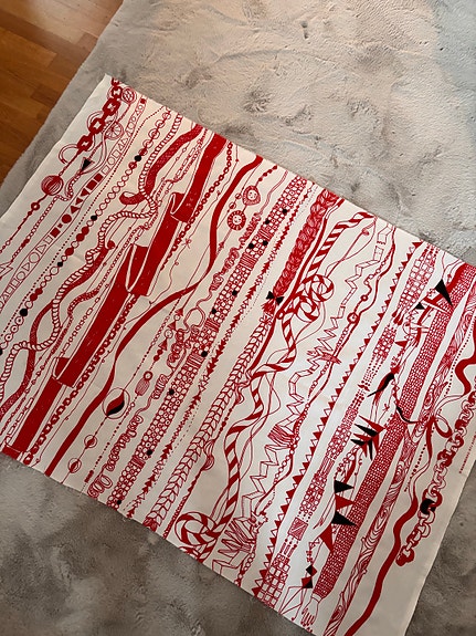 Marimekko ” Aarreaitta ” 2007  kangas punavalkoinen