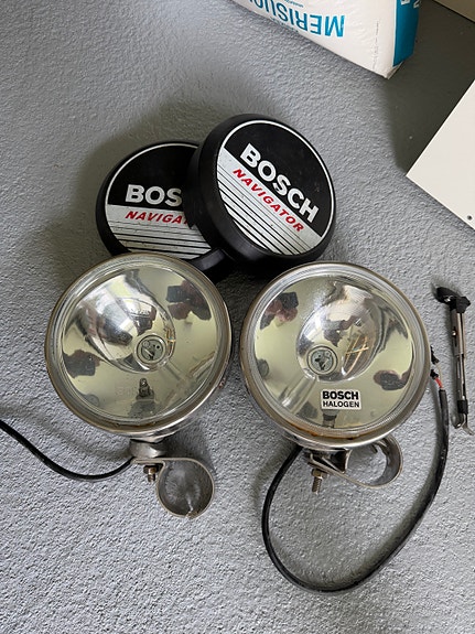 Bosch Navigator Halonen 7” lisävalot sekä alkuperäiset suojukset