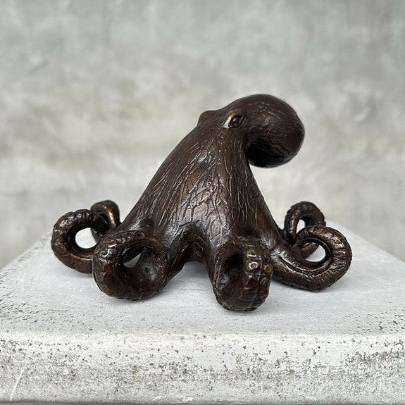 Patsas, A Octopus Sculpture in Bronze - 11 cm - Pronssi
