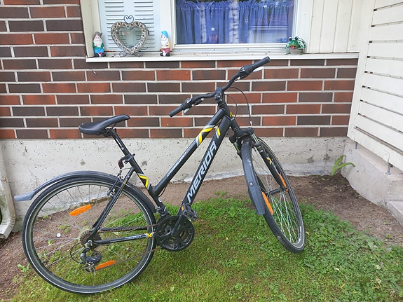 Merida Crossway 28" naisten polkupyörä