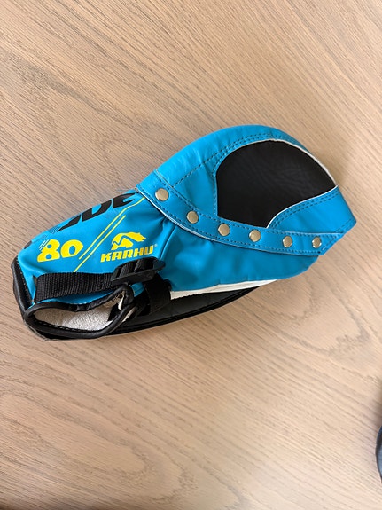 Karhu Code 80 oikeakätiselle