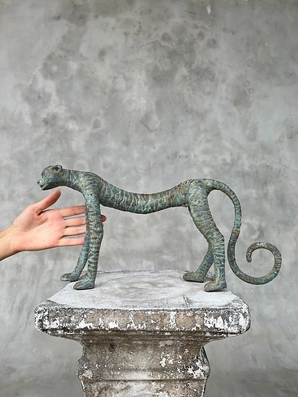 Patsas, Cheetah - Elegant Sculpture, patinated bronze - 20 cm - Pronssi