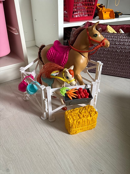 Barbie hevonen ja varsa