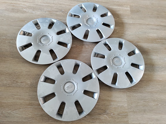 15" pölykapselit Ford