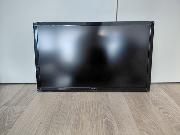 Myydään philips 22'' matkatelevisio