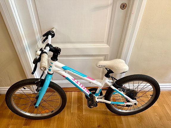 White mtb lite 20” lasten pyörä