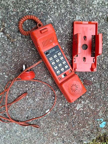 Retro seinäpuhelin