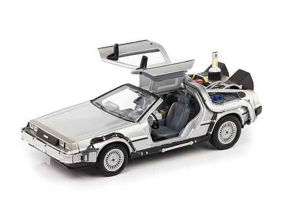 Welly 1:24 - Pienoismalliauto - DeLorean Time Machine - Paluu tulevaisuuteen II
