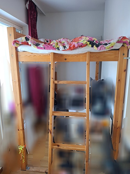 Puinen parvisänky