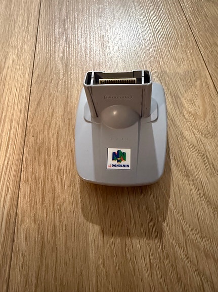 Nintendo 64 Transfer Pak lisäosa