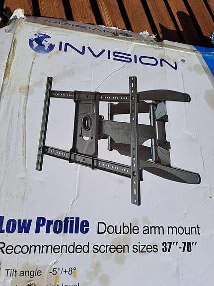 Television seinäteline Invision