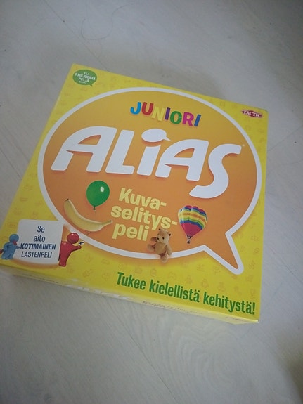 Tactic Junior Alias kuvaselityspeli