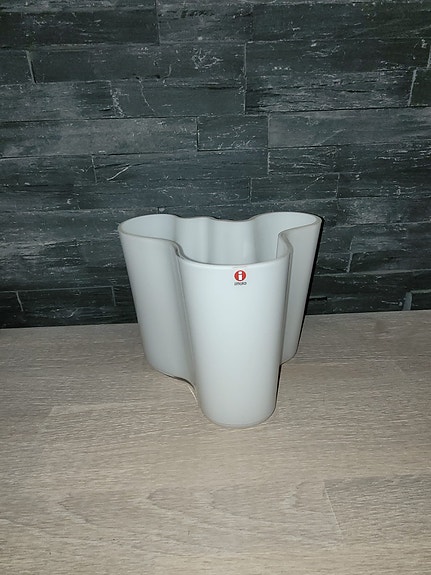 Iittala Aalto -maljakko 160 mm, valkoinen – kuin uus