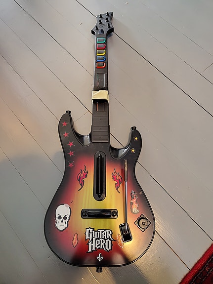 Guitar hero kitara playstation 2 / pc
