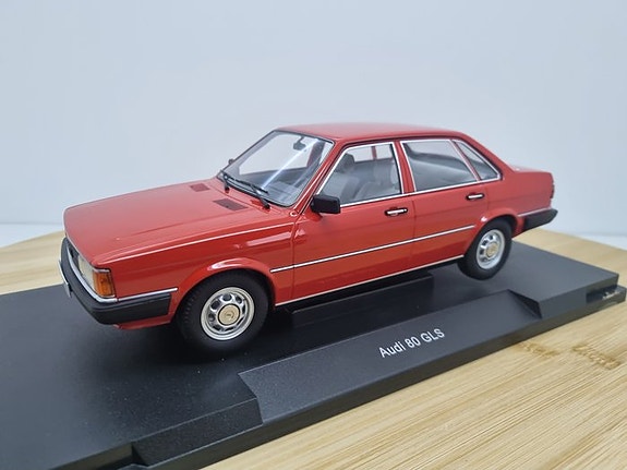 MCG 1:18 - Pienoismalliauto - Audi 80 GLS B2