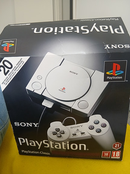 Playstation Classic pelikonsoli