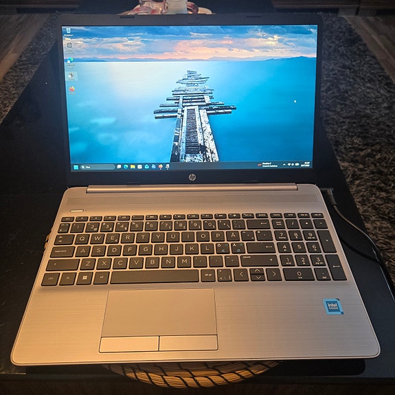 HP 250 G9 15,6" – Huollettu, Windows 11 Pro, 8 Gt RAM, 256 Gt NVMe SSD
