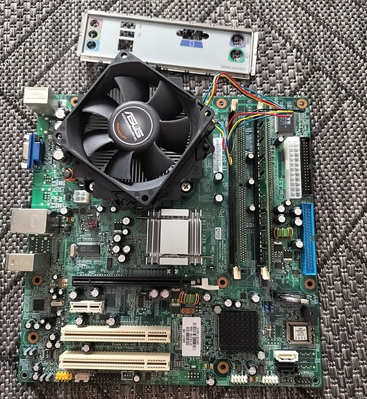 ECS 945GCT-HM LGA775 & Celeron D 3.06GHz