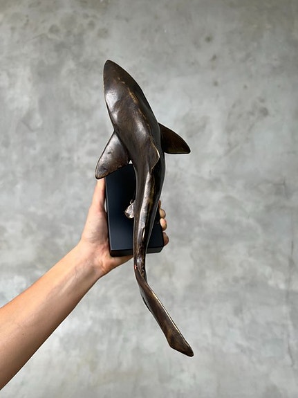 Patsas, Bronze Great White Shark on a Base - Carcharodon carcharias - 21 cm -
