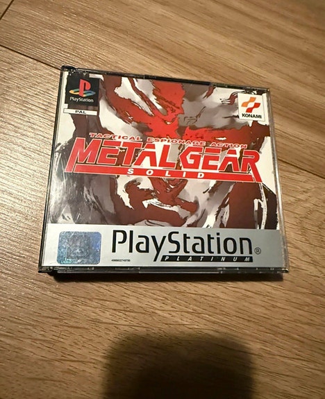 Metal Gear Solid PlayStation 1 - peli