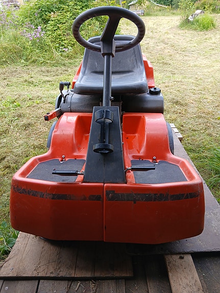Husqvarna Rider 850-10 ajoleikkuri