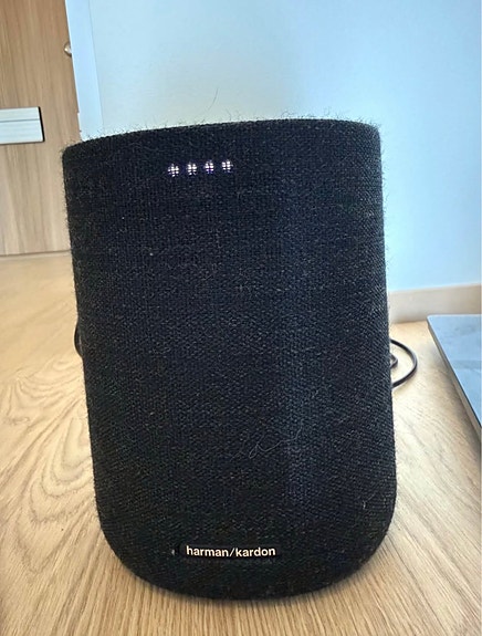 Harman Kardon musta Bluetooth-kaiutin