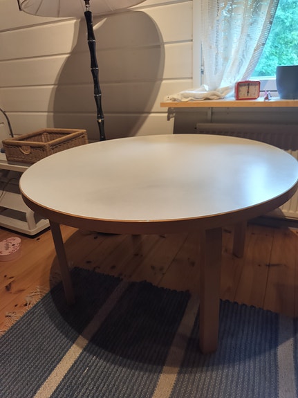 Artek Alvar Aalto pyöreä sohvapöytä valkoinen koivu