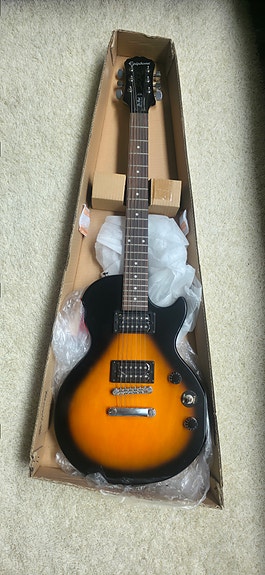 Epiphone Les Paul Special-II sähkökitara alkuperäisessä pakkauksessa
