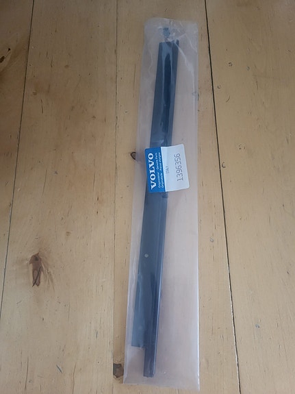 Volvo 780 Bertone osa 1396356 NOS UUSI