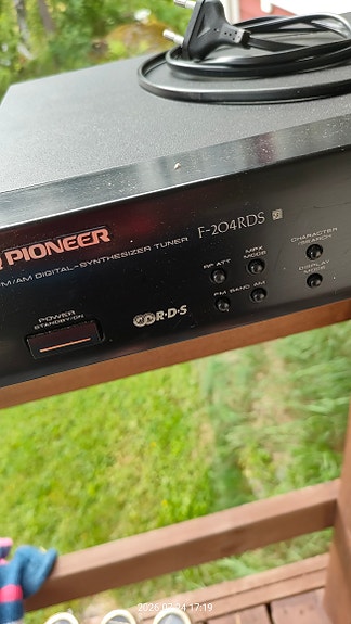 Pioneer F-204RDS viritinvahvistin