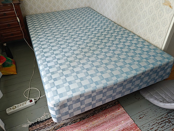 Annetaan siisti sänky (120 x 200cm)