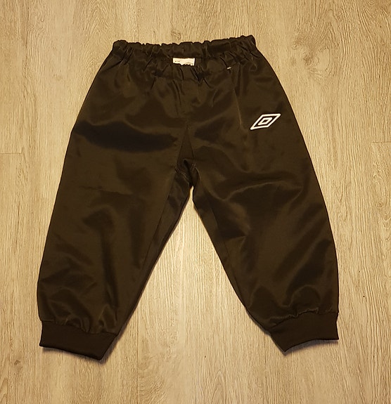 umbro hiekkahousut koko 140