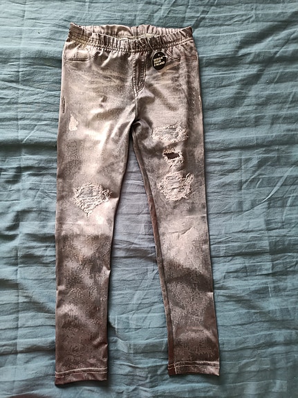 Legginsit