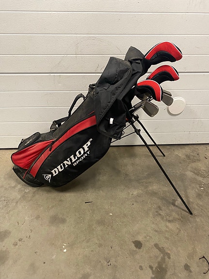 Dunlop Tour golfmailasetti bägin kanssa