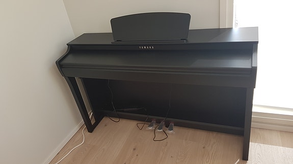 Yamaha Clavinova CLP-725
